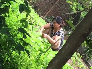 Huong Nguyen broad in the beam arse