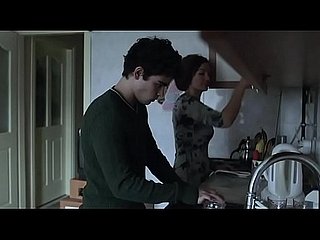 Das Geheimnis der Milf mit dem Freund seines Sohnes