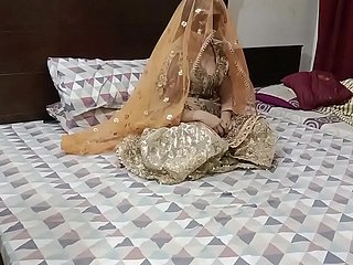 Stiffener sexe hardcore dans la nuit des noces