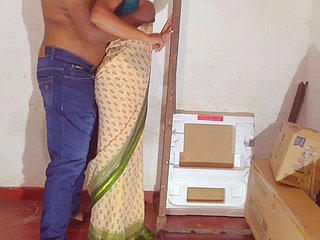 Coppia amatoriale dello Sri Lanka che fa sesso take ufficio.