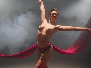 Bailarina magra revela autêntica dança erótica unique na cam