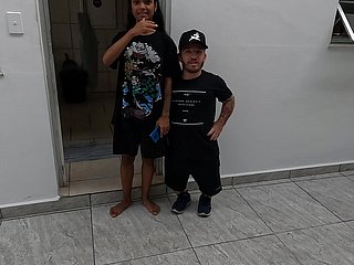 Питоко прибыл с нимфеткой и хочет поставить утюг - Жасмин Сантана
