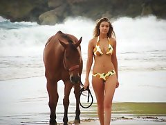 Gigi Hadid - Acquiesce in and get me