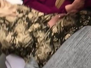 Zorra turco turbante mujer en pantimedias de color marrón brillante