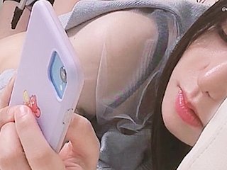 Japanischer Amateur-Hentai-Sex. Zieh sie aus und steck sie einfach hinein.