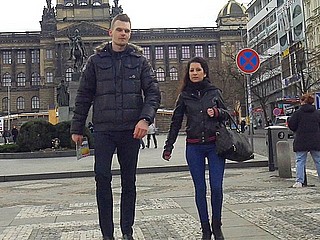 HUNT4K. Cuckold erhält viel Bribery für Mädchen go to one's final Sex mit ...