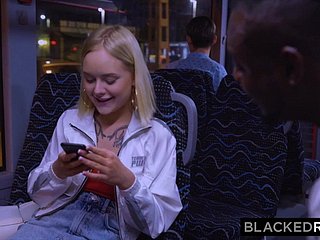 BLACKEDRAW Op haar weg naar huis nam ze een omweg voor sommige BBC
